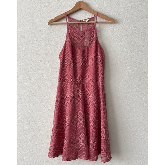 Mi Ami (Francesca) Rose Color Laced Halter Midi Dress NWT size Medium - Picture 1 of 6